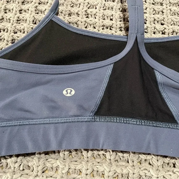 Lululemon sports bra - Picture 3 of 4